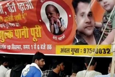 Bhopal Panipuri Seller Celebrate Daughter’s Birth by Giving Free Golgappas