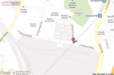 Fire breaks out at Wadi Bunder area in Mumbai