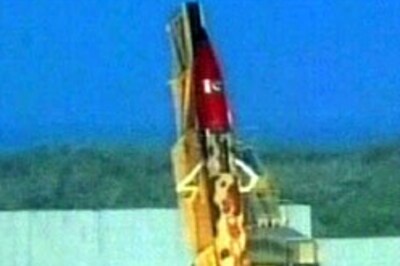 Pakistan test-fires ballistic missile