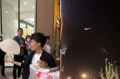We Bet You Can't Take Eyes Off This Street Vendor Tossing Pizza Dough Like Boomerang