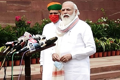 Prime Minister Narendra Modi Turns 70 Today: Here is a Look at His Political Career