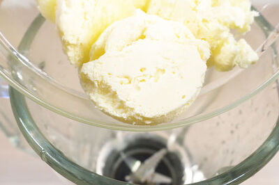 How to Make a Chocolate Smoothie