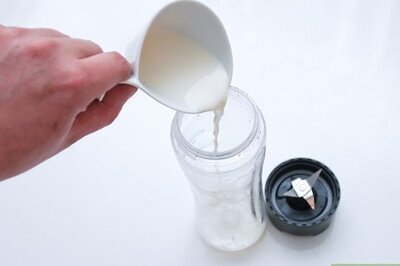 How to Make a Peanut Butter and Jelly Smoothie