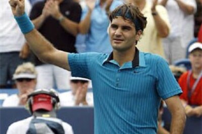 Federer, Murray move into Cincinnati quarters