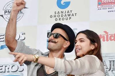 Ranveer Singh flirts, compliments and shields Deepika Padukone at the launch of the first song of 'Bajirao Mastani'
