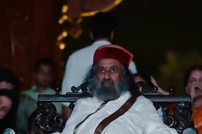 Kantara: Sri Sri Ravi Shankar Watches Rishab Shetty's Film With His Devotees at Bengaluru Ashram