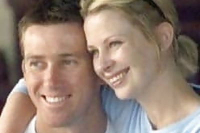 Australian fast bowler Glenn McGrath's wife dies