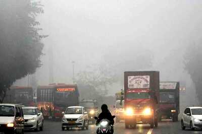 Delhi Wakes Up to Overnight Showers; IMD Warns of More Rainfall And Drop in Temperature