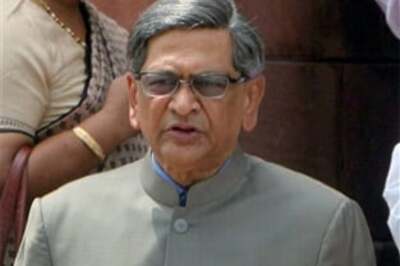 Krishna meets Indians in Australia, assures of all help