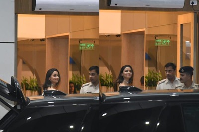 Alia Bhatt Looks Gorgeous, Waves at Paps as She Gets Clicked At The Airport; See Photos