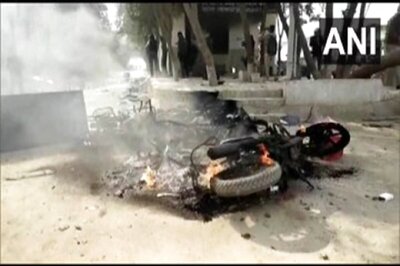 Mob Sets Agra Police Post, Vehicles Parked Outside on Fire After Youth Dies in Road Crash