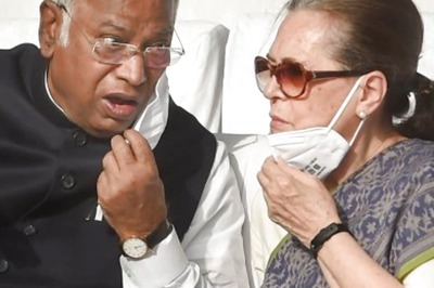 All's Fair in Polls & War? Influential Leaders, 'Impartial' Delegates Prove Cong Dice Loaded in Kharge's Favour