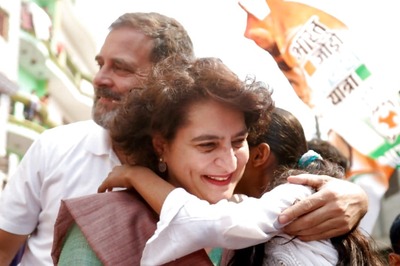 Priyanka Joins Bharat Jodo Nyay Yatra in Its Last Leg in UP