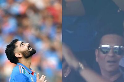 Watch: Virat Kohli Bows Down to Sachin Tendulkar After Hitting 50th ODI Ton, Master Blaster Gives Standing Ovation