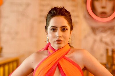 Urfi Javed Picks Safety Pins as Hair Accessory. Netizens Can’t Keep Calm