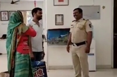 Heartwarming Video Shows Mumbai Police Helping 65-Year-Old Woman Reunite With Family