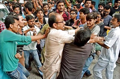 Clashes Over Film Screening at Jadavpur Varsity, Girls 'Molested'