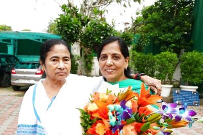 Mamata Banerjee Visits Delhi Chief Minister Arvind Kejriwal's Home, Meets His Wife Sunita