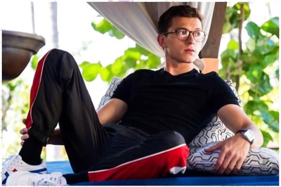 Ryan Reynolds and Jake Gyllenhaal Face Headstand Challenge From Tom Holland, Take a Look