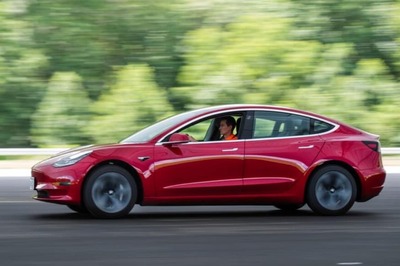 Tesla Faces US Probe After Reports of Touchscreen Failures in Model S Cars