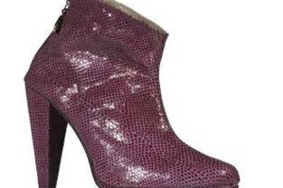 When s-e-x-y feet make heads turn!