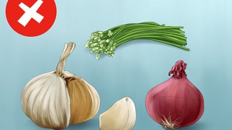 How to Avoid Feeding Your Cat Harmful People Foods