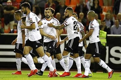Valencia beat lowly Granada 4-0 in Spanish league