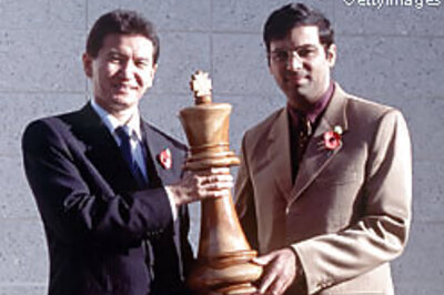 Anand takes on Kramnik to defend his world title