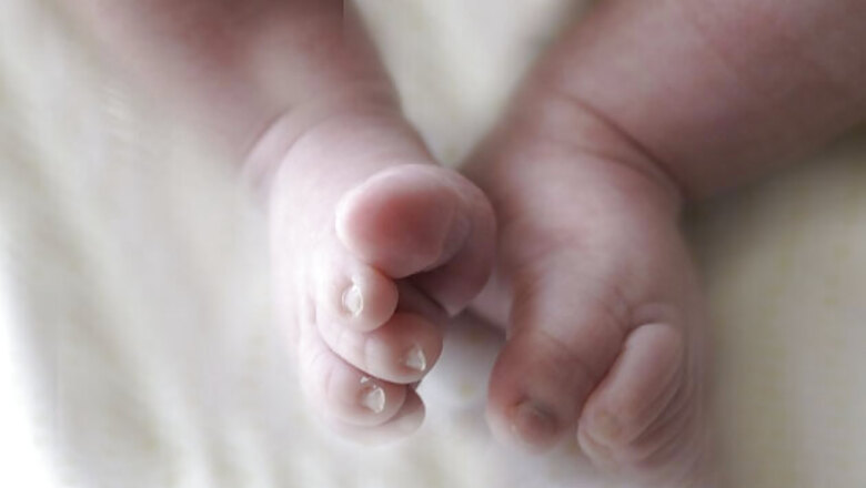 Kanchipuram: Newborn baby girl found dumped behind bushes