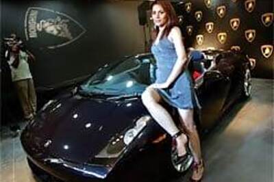 Lamborghini unleashes Murcielago