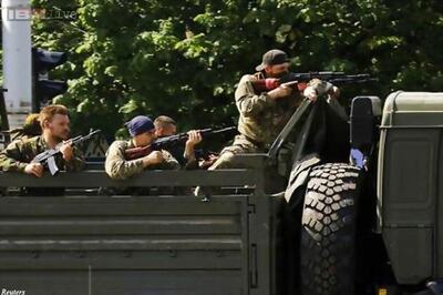 Pro-Russia militia attack Ukraine border post
