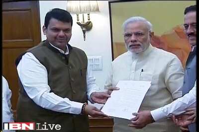 Fadnavis meets PM Modi after scam allegations hit Maharashtra government