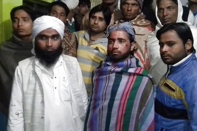 Three Muslim Clerics Attacked, Thrown Off Moving Train 'For Covering Head' in UP's Baghpat