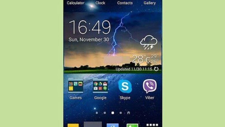 How to Set the Alarm Clock on a Motorola RAZR Phone