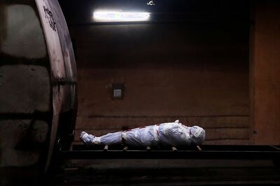 Body of Elderly Covid-19 Victim Unattended For Over 14 Hours at His Residence in Bengal, Claims Family