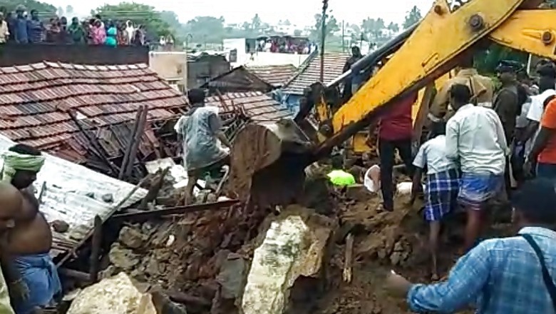 Tamil Nadu Rains LIVE: 25 Killed in State as Rain Wreaks Havoc; 1,000 People in Relief Camps