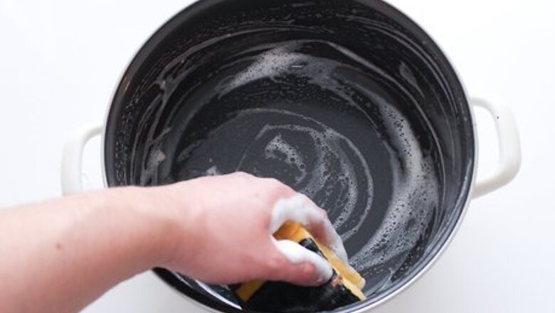How to Clean a Dutch Oven