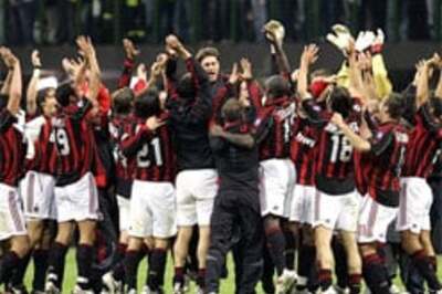 Heroes' welcome for UEFA champs Milan