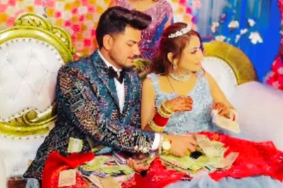 Video Of Groom Taking Bride's Shagun Money Leaves Internet In Splits