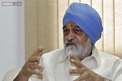 Montek meets Arunachal CM to review status of power projects