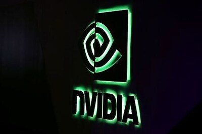 Nvidia beats estimates but data center performance leaves shares flat