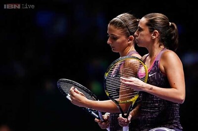 Vinci faces Panova in opener of Fed Cup final