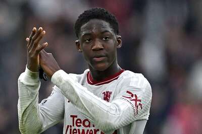 Manchester United's Kobbie Mainoo Ruled Out of Action For Weeks Due to Muscle Injury