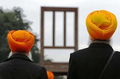 Leamington Spa: 55 Men Arrested for Trespassing Into Sikh Temple in UK