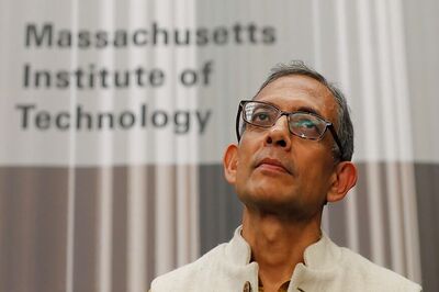 Nobel Laureate Abhijit Banerjee Lauds Delhi Govt Schools; Kejriwal Calls it 'Proud Moment'