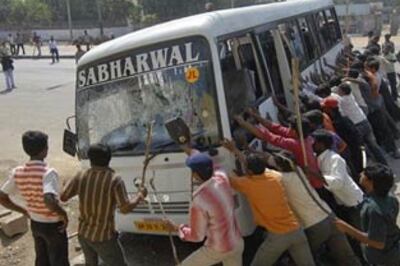 TRS chief shifted to Hyderabad hospital, continues fast