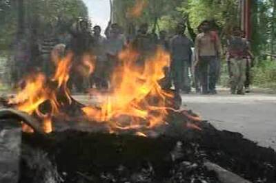 Curfew continues in Valley, supplies fall short