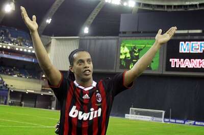 Ronaldinho not for sale, say Milan