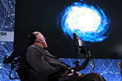 Stephen Hawking Appears as Hologram in Hong Kong
