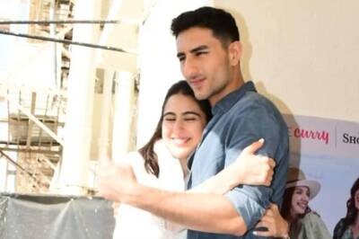 Sara Ali Khan Shouts 'Chota Bhai Hai Mera', Loses Cool After Ibrahim Ali Khan Gets Mobbed
